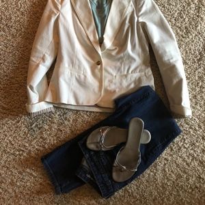 Ann Taylor Loft Curvy Straight Jeans in 6 Petite